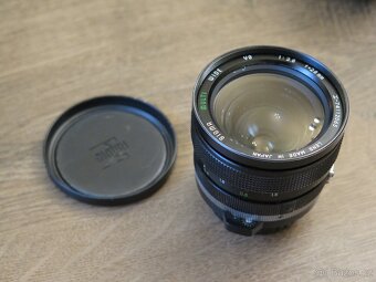 Minolta SR T101 + Sigma 90 mm f2,8 macro - 6