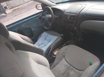 Auto na autocross( Nissan Almera) 1.5 66kw - 6