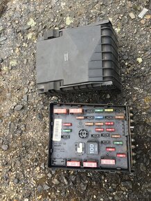 Pojistkový blok Vw passat b6 - 6