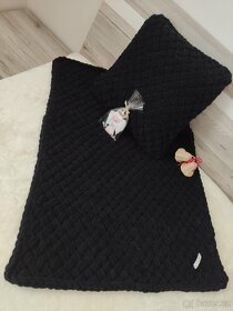 Prodám detský set - pletená dětská deka černá + polštář - 6