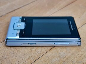 Sony Ericsson T715 ve stavu nového - 6