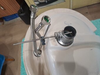 Prodám umyvadlo Jika s baterií - 6