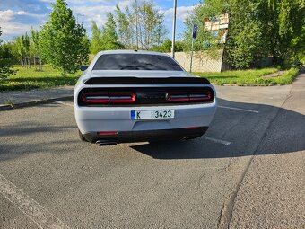 Dodge Challenger 5.7 Hemi NEHAVAROVANÉ - 6