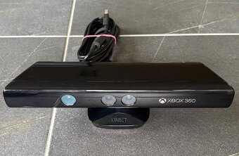 Xbox 360 (250 GB) + Kinect, ovladač, hry - 6