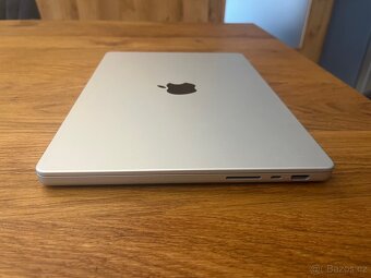 MacBook Pro M4 14 - 6