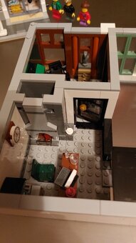 Lego Creator 10251 Brick Bank - 6
