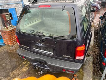 Ford Explorer 4.0 V6 - 6