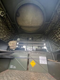Land Rover Defender 90 - 6