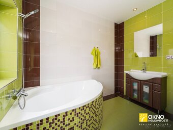 Moderní dům s garáží a zahradou - 6