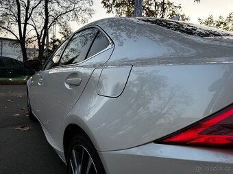 Lexus IS300h, 2018, 2.5 Hybrid 164 kW, 140t. km – TOP výbava - 6