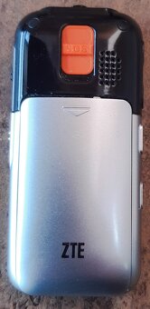 Mobil pro seniory s rádiem ZTE - 6