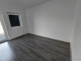 Hýskov, 2+kk, předzahrádka, sklep, 2xpark.stání - 6