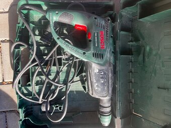 Vrtací kladivo BOSCH - 6