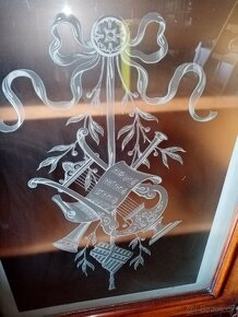 Starožitná skříň s hudebními motivy - 6