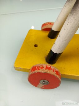 KONÍK NA KOLEČKÁCH -dřevo - 6