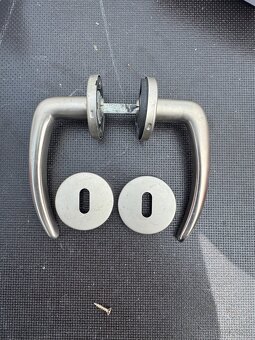 KOVANI NA DVERE Rozetové 29 ks - 6