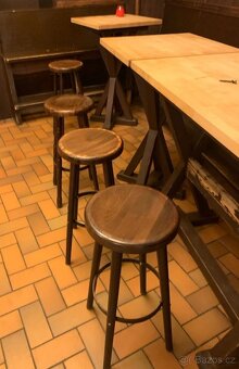 30x dřevene zidle z restaurace a barovky z masivu - 6
