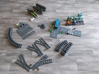 Lego City vlak 60337, Lego City vlakové nádraží 60335 - 6