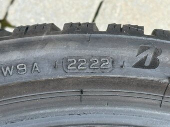 235/35 R19 - 6