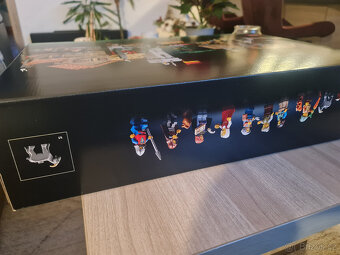 LEGO® ICONS™ 10332 Středověké náměstí + přepravní box - 6