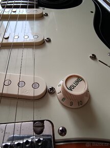 Fender Stratocaster American deluxe - 6