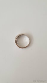 Zajímavý prsten bílé zlato vel. 53 - 6