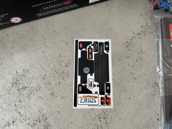 LEGO 42111 Technic - Dom's Dodge Charger - 6