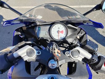 Yamaha Yzf r125 Valentino Rossi - 6