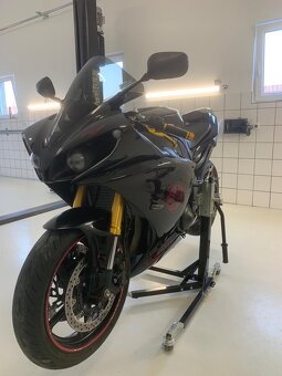 Yamaha YZF-R1 - 6