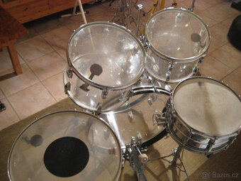 Bicí sada Ludwig Clear Vistalite, 1. série z roku 1972 s mal - 6