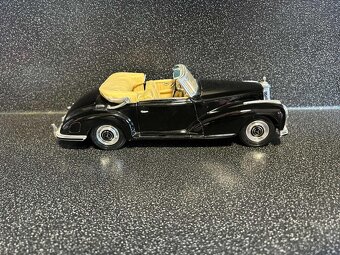 Mercedes Benz 300 S 1955 1:18 - 6