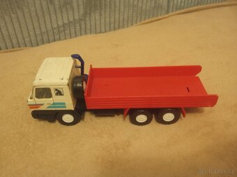 Na prodej plechové modely Tatra GTC. Tatra číslo 504 Kaden - 6