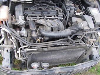 Prodám náhradní díly Ford Focus MK2 kombi 1.6 16v - 6
