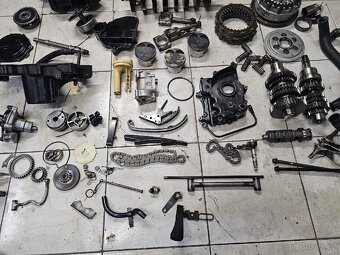 Části motoru Kawasaki ZZR 1200 zzr1200 - 6