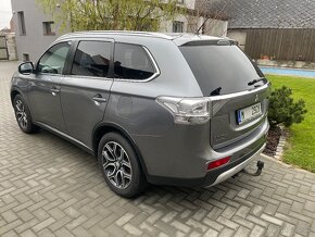 Mitshubishi Outlander 2.2 DID 110 Kw rok 2015  7.míst - 6