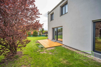 Prodej rodinného domu 123 m2, 4+kk s garáží, pozemek 575 m2, - 6