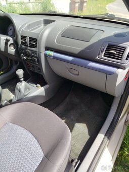 Renault Thalia 1.2 z roku 2008 - 6