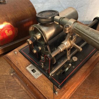 gramofon s troubo na kliku - fonograf 1900 - 6