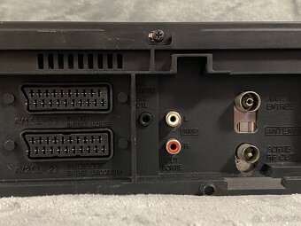S-VHS-ET videorekordér JVC HR-S6953 s video stabilizátorem - 6