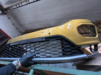 Prodám přední nárazník Volkswagen T-rock - 6