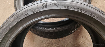 2 zimní pneumatiky BRIDGESTONE 225/40R18 92V 6,00mm DOT 2021 - 6