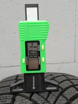 Zánovní zimní orig alu Škoda Fabia 4, 185/65/15 vzorek 8mm - 6