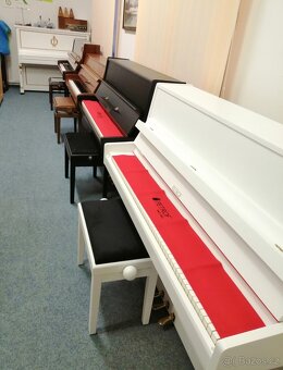 Prodám pianino PETROF K 114, černý satén, TOP stav - 6