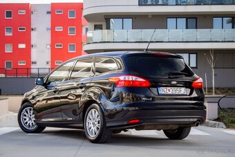 Ford Focus Kombi 2.0TDCi 85kw AT/6 2011 - 6