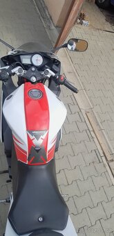 Yamaha yzf 125r - 6