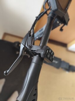 Elektrokoloběžka angwatt cs 1 - 6
