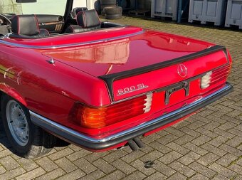 Mercedes-Benz 500 SL z roku 1985 - 6