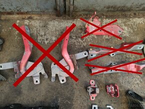 Clio IV - držáky, panty,... - 6