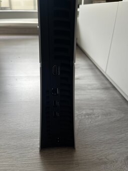 PS5 Slim,nabíjecí stanice,druhý ovladač + KCD2 a další hry - 6