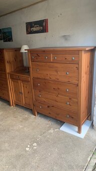 Ikea Hemnes vysoká komoda 6š masiv mořidlo antik Leksvik - 6
